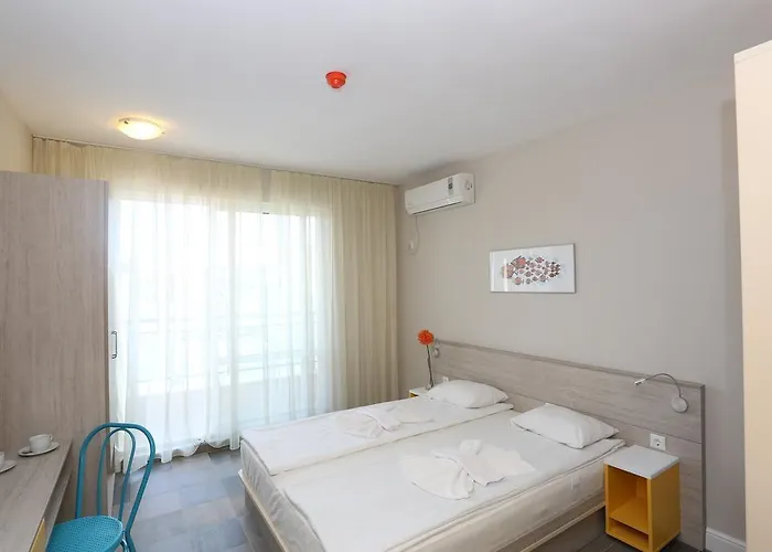 Sunny Complex 3* ساني بيتش