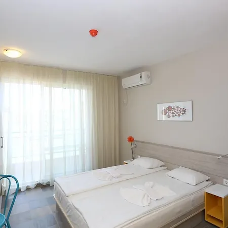 Sunny Complex 3* Napospart